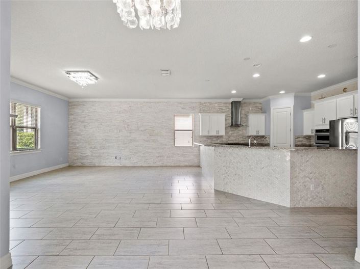 Image No.20-4 Bed House for sale