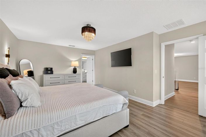 Image No.38-5 Bed House for sale