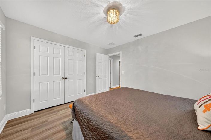 Image No.54-5 Bed House for sale