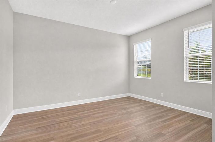 Image No.7-5 Bed House for sale