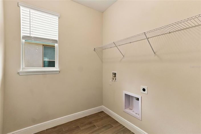 Image No.21-4 Bed House for sale