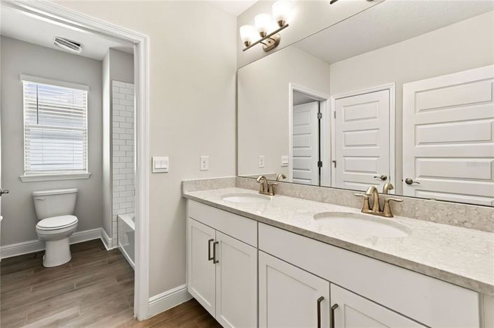 Image No.40-4 Bed House for sale