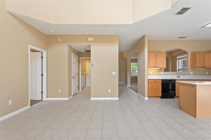 Image No.17-5 Bed House for sale