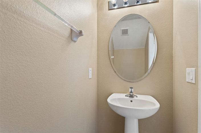 Image No.28-5 Bed House for sale