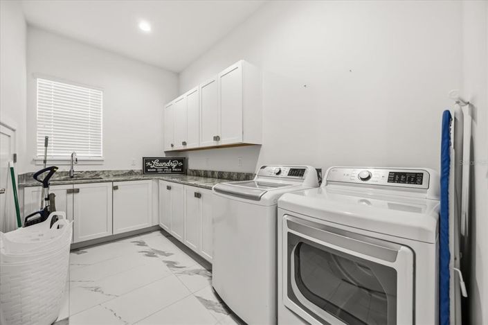 Image No.48-6 Bed House for sale