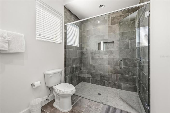 Image No.54-6 Bed House for sale