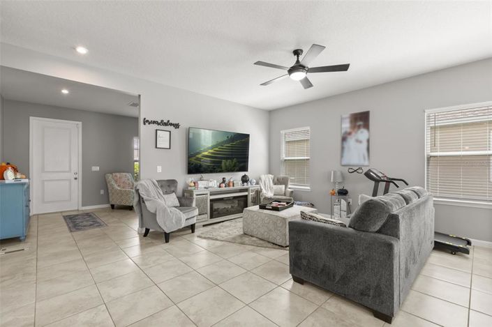 Image No.8-4 Bed House for sale