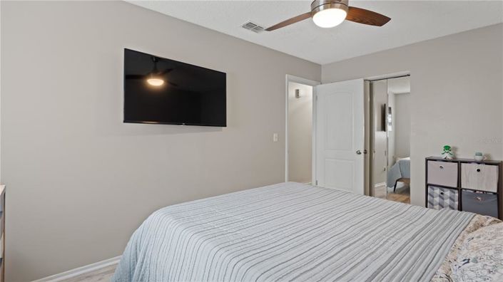 Image No.15-3 Bed House for sale