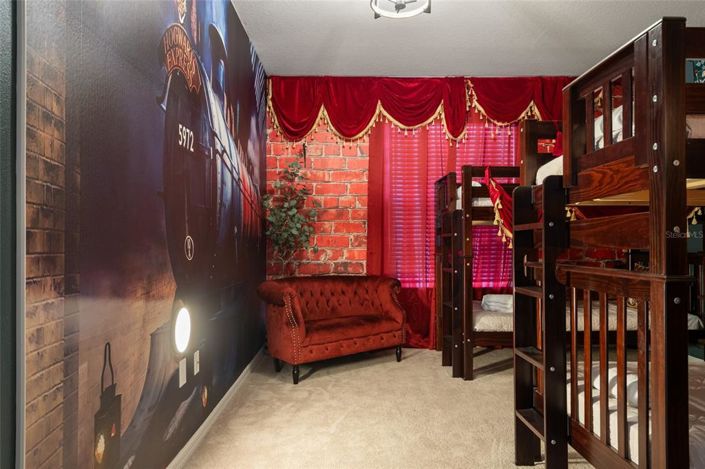Image No.9-10 Bed House for sale