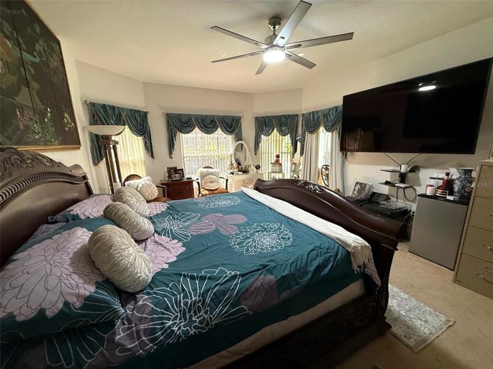 Image No.10-6 Bed House for sale