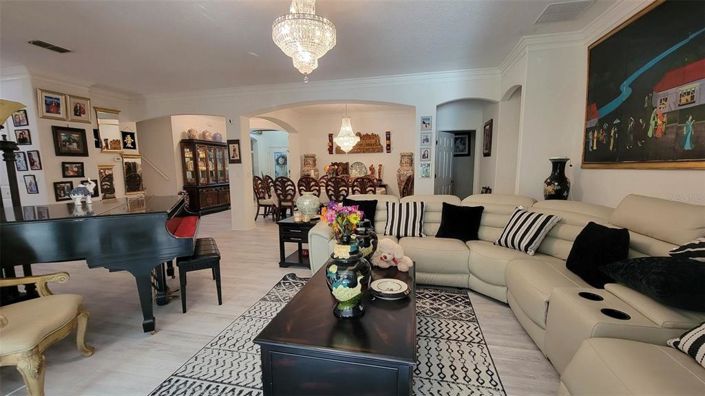 Image No.11-6 Bed House for sale