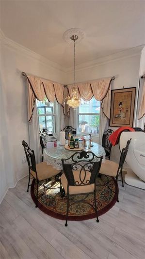 Image No.13-6 Bed House for sale