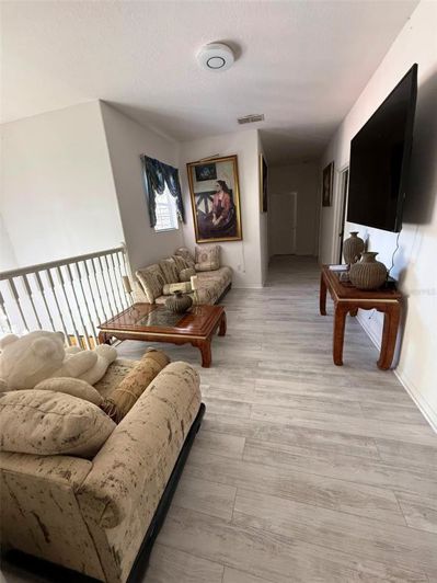 Image No.18-6 Bed House for sale