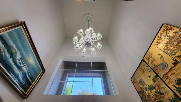 Image No.5-6 Bed House for sale