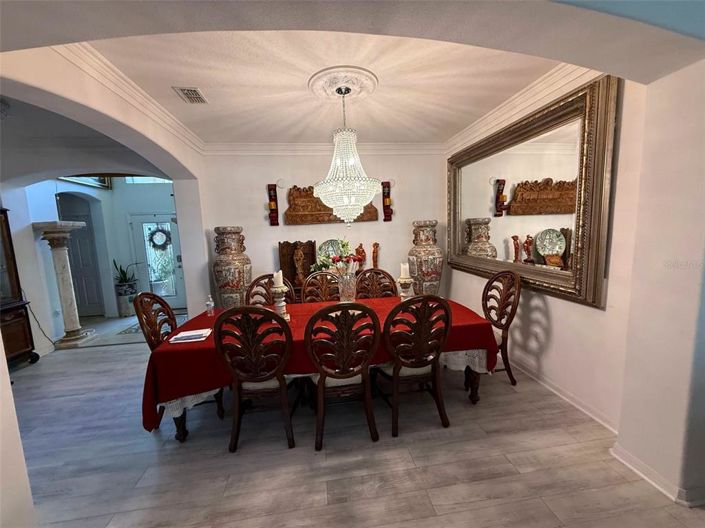 Image No.6-6 Bed House for sale