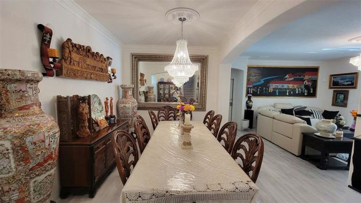 Image No.7-6 Bed House for sale