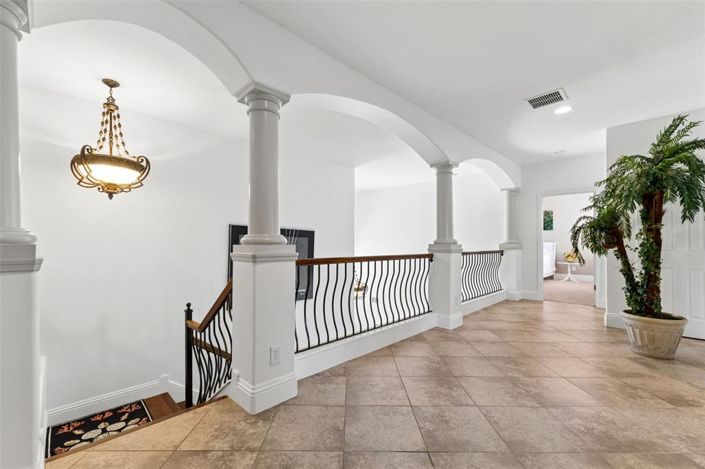 Image No.40-6 Bed House for sale