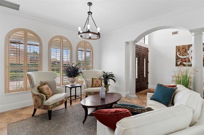 Image No.6-6 Bed House for sale