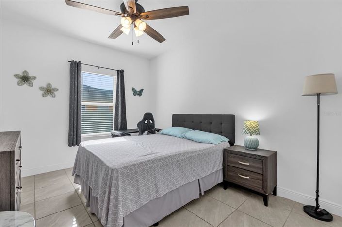 Image No.17-3 Bed House for sale