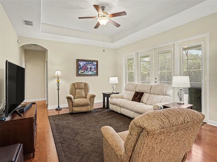 Image No.30-4 Bed House for sale