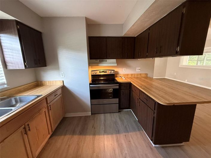 Image No.6-3 Bed House for sale