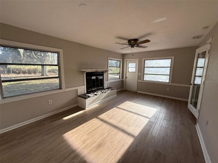 Image No.9-3 Bed House for sale
