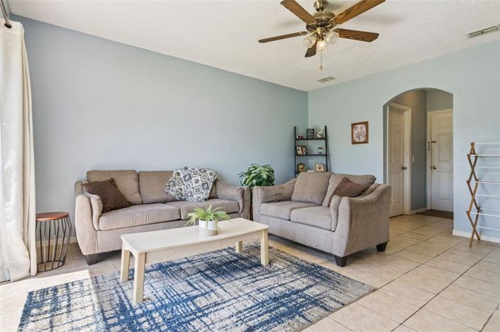 Image No.3-4 Bed House for sale