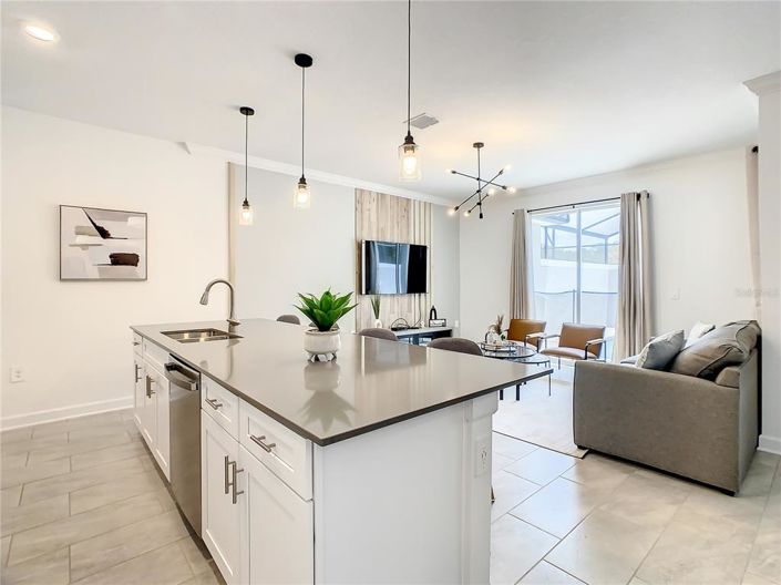 Image No.8-4 Bed House for sale