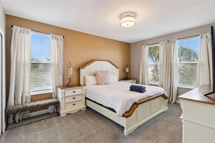 Image No.24-6 Bed House for sale