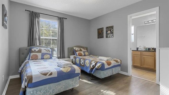 Image No.13-7 Bed House for sale
