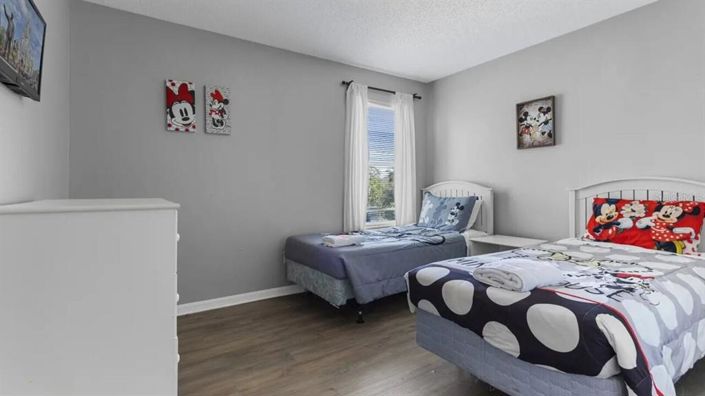 Image No.18-7 Bed House for sale