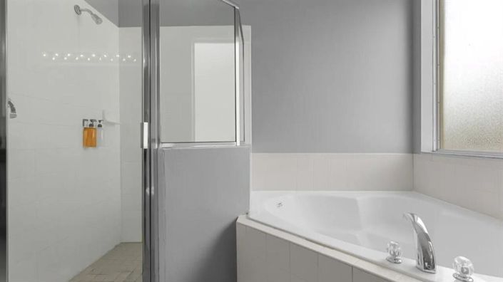 Image No.23-7 Bed House for sale