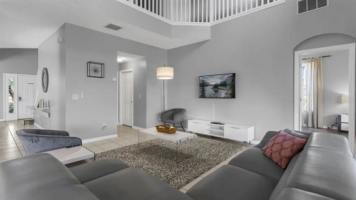 Image No.4-7 Bed House for sale