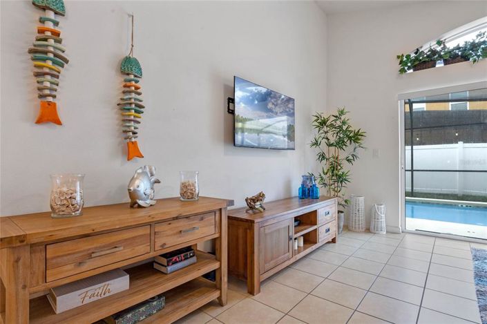 Image No.17-4 Bed House for sale