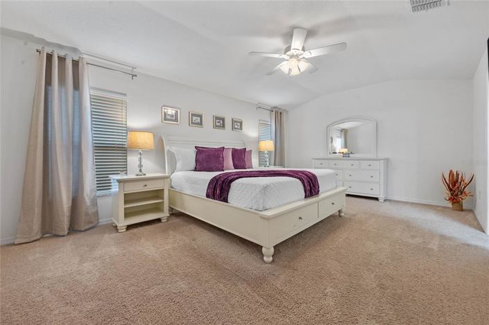 Image No.8-4 Bed House for sale