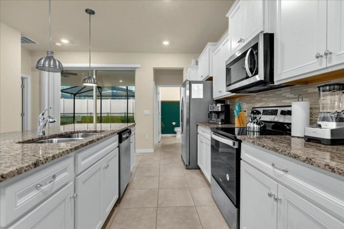 Image No.7-5 Bed House for sale