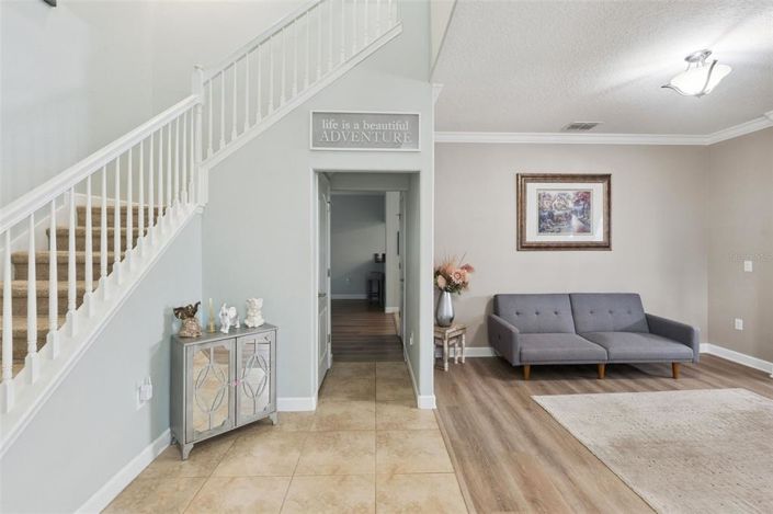 Image No.6-5 Bed House for sale