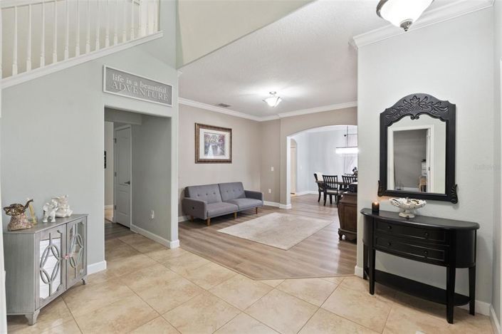 Image No.7-5 Bed House for sale