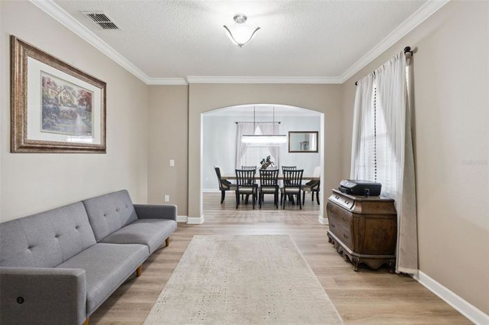 Image No.9-5 Bed House for sale