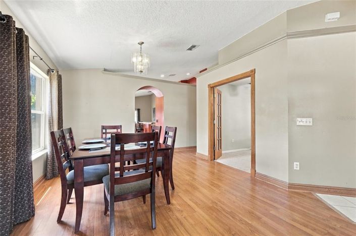 Image No.6-4 Bed House for sale
