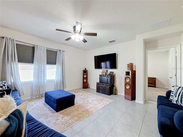 Image No.15-4 Bed House for sale