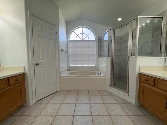 Image No.10-4 Bed House for sale