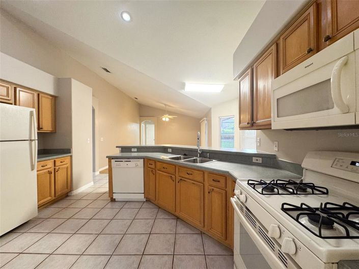 Image No.19-4 Bed House for sale