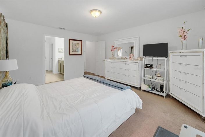 Image No.24-5 Bed House for sale