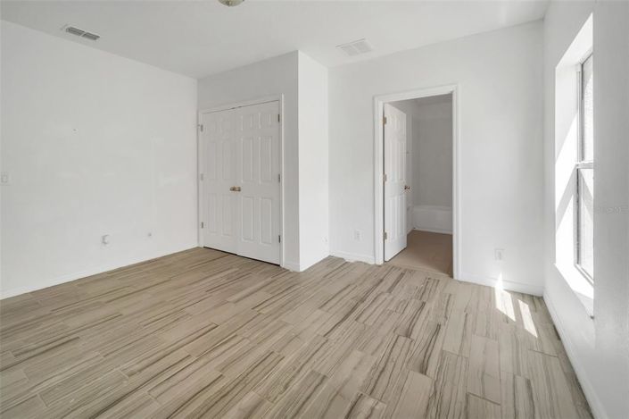 Image No.32-5 Bed House for sale
