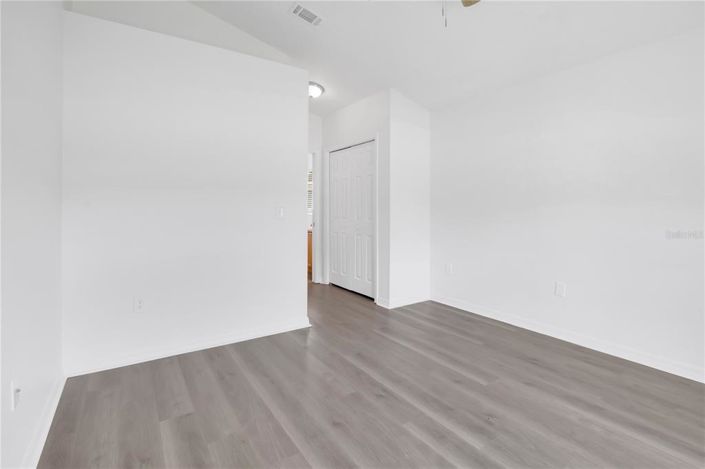 Image No.10-3 Bed House for sale