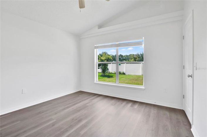 Image No.11-3 Bed House for sale