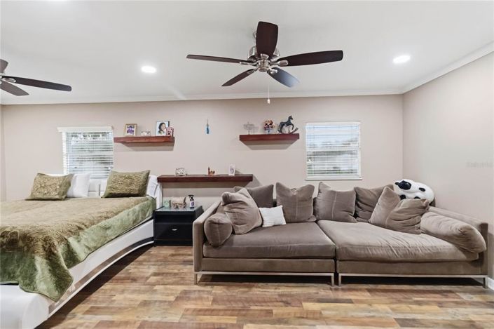 Image No.19-3 Bed House for sale