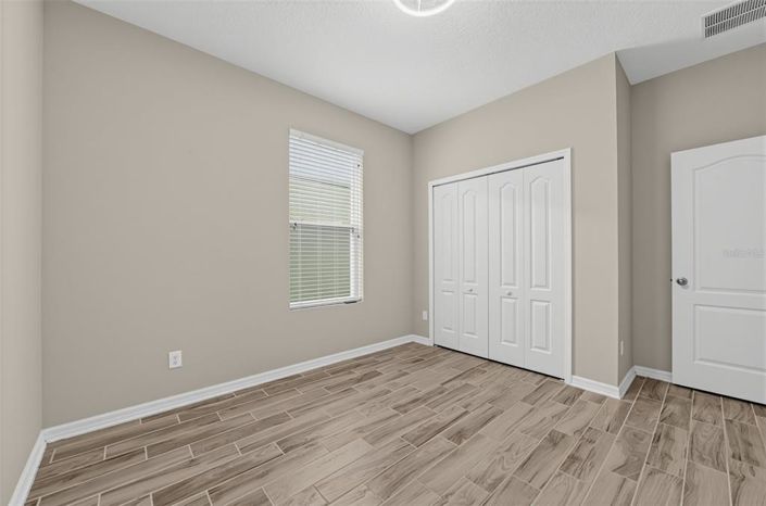 Image No.20-4 Bed House for sale