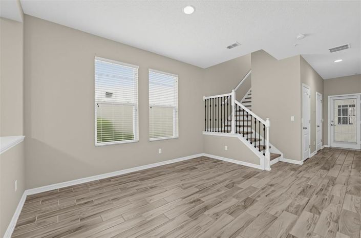 Image No.8-4 Bed House for sale